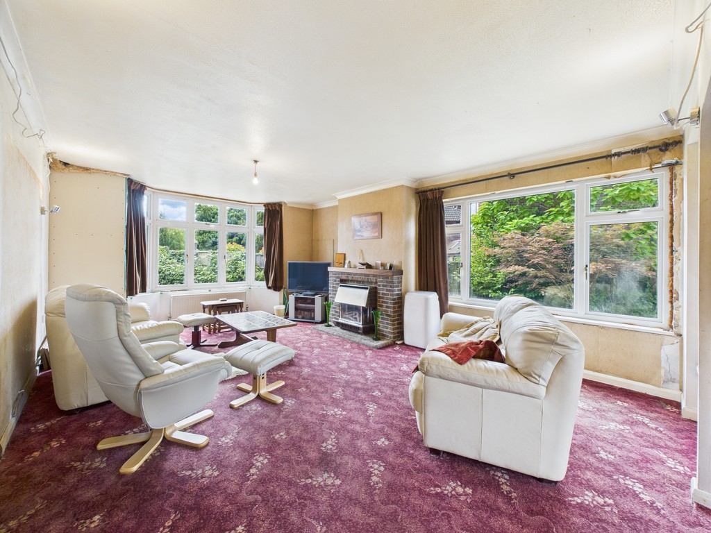 6 bed detached house for sale in Hillside, Horsham  - Property Image 2