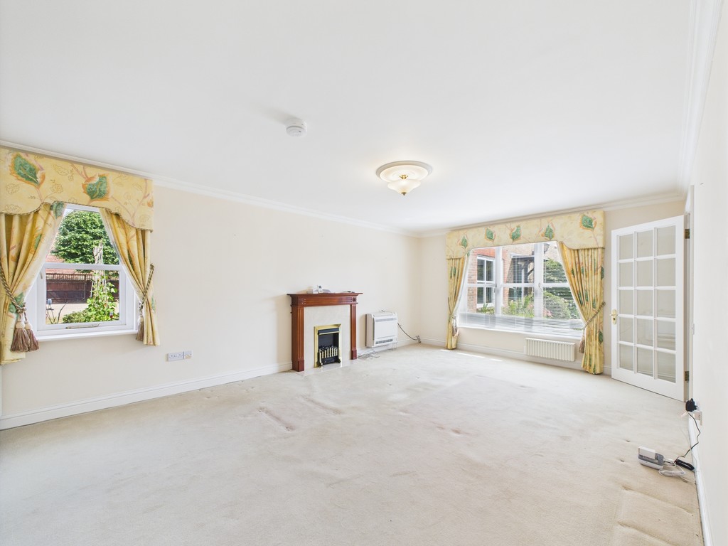 2 bed end of terrace house for sale in Bluecoat Pond, Christs Hospital  - Property Image 2