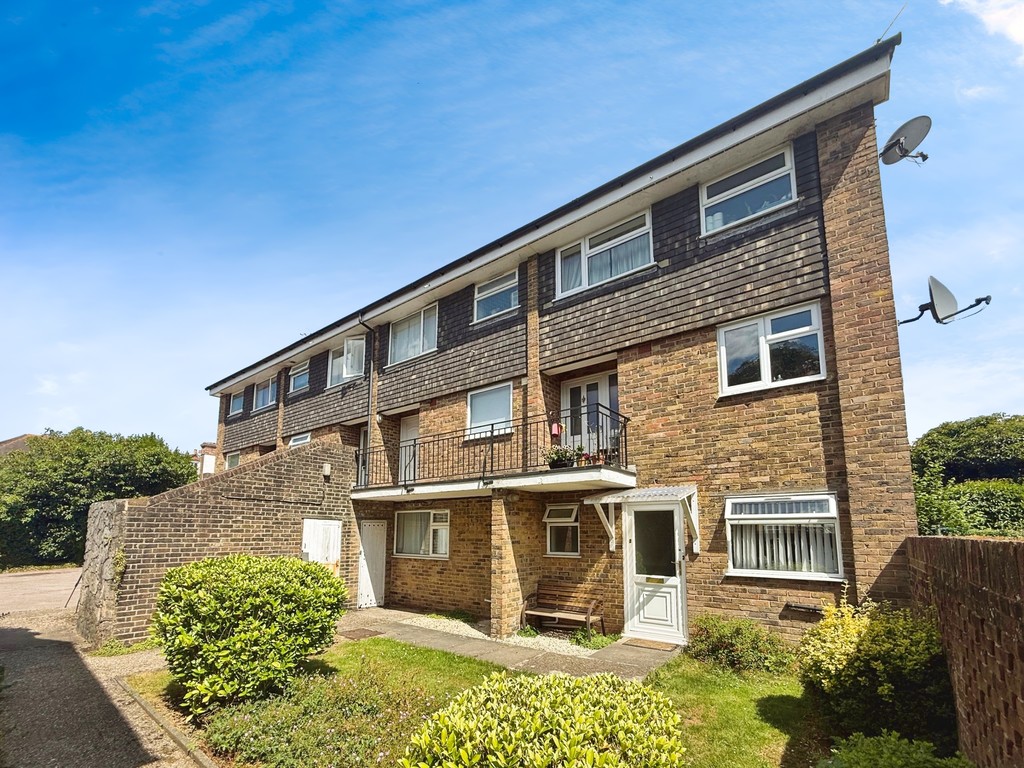 2 bed apartment for sale in North Parade, Horsham  - Property Image 1