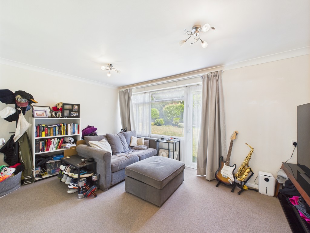 2 bed apartment for sale in North Parade, Horsham  - Property Image 2
