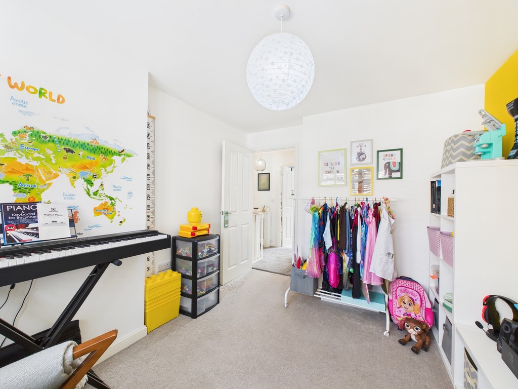 5 bed detached house to rent in Ellis Road, Broadbridge Heath  - Property Image 21