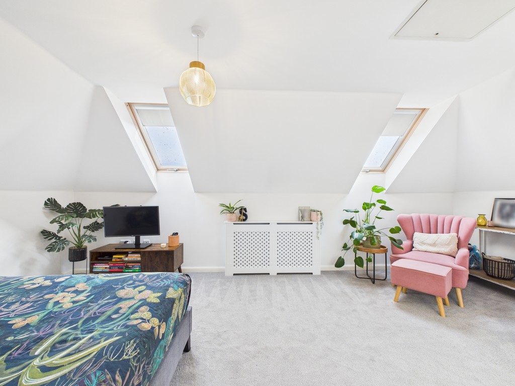 5 bed detached house to rent in Ellis Road, Broadbridge Heath  - Property Image 24