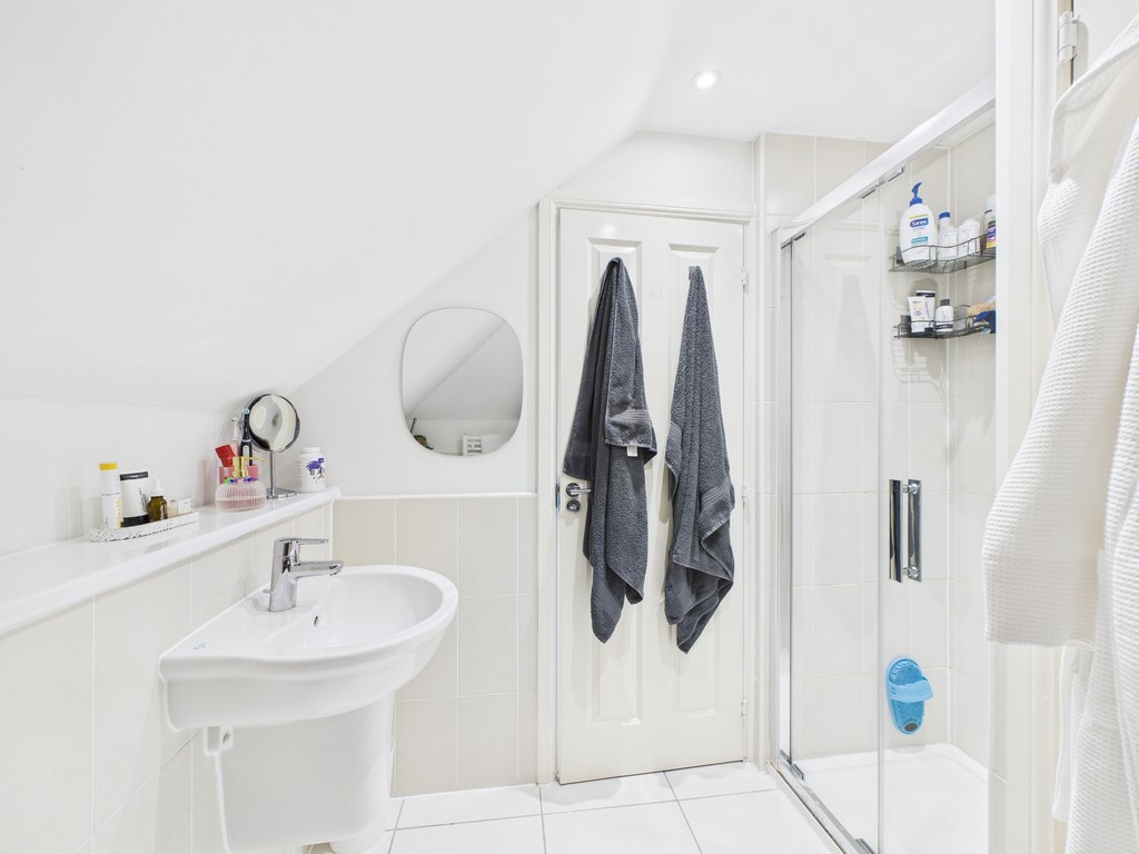 5 bed detached house to rent in Ellis Road, Broadbridge Heath  - Property Image 28