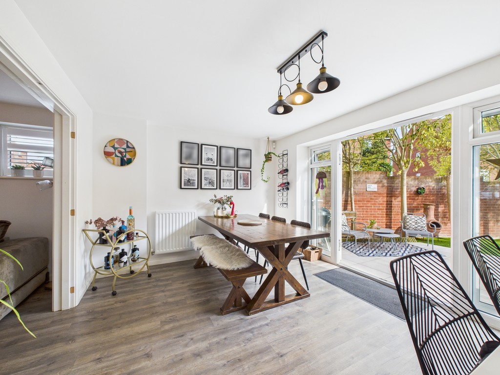 5 bed detached house to rent in Ellis Road, Broadbridge Heath  - Property Image 8