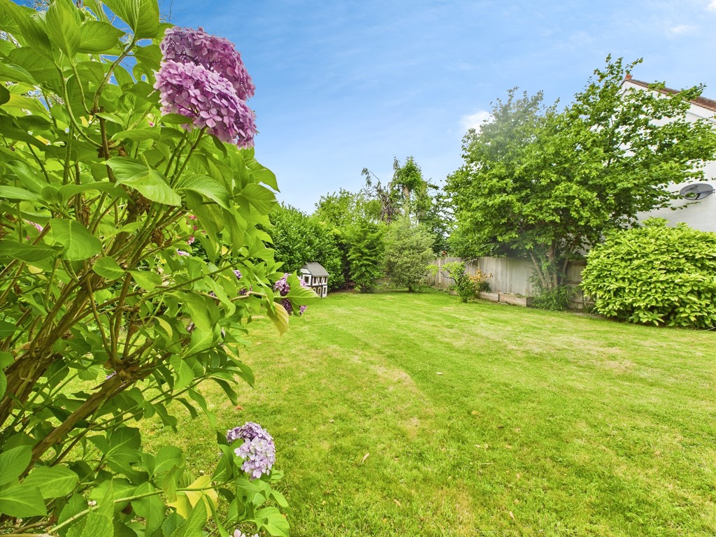 4 bed detached house for sale in Lambs Farm Road, Horsham, RH12  - Property Image 10
