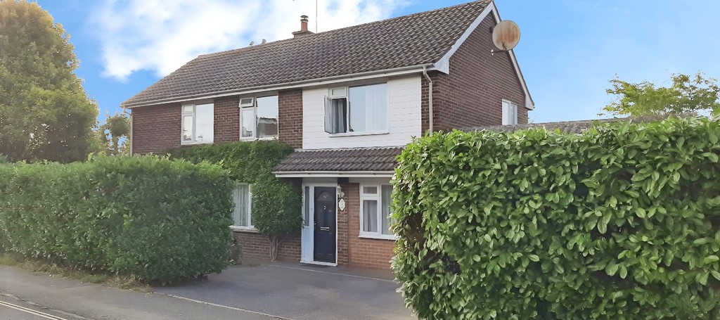 4 bed detached house for sale in Lambs Farm Road, Horsham, RH12