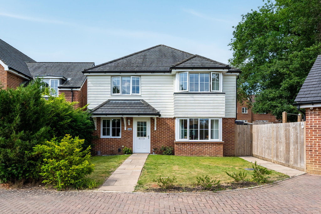 4 bed detached house for sale in Roman Lane, Southwater  - Property Image 11