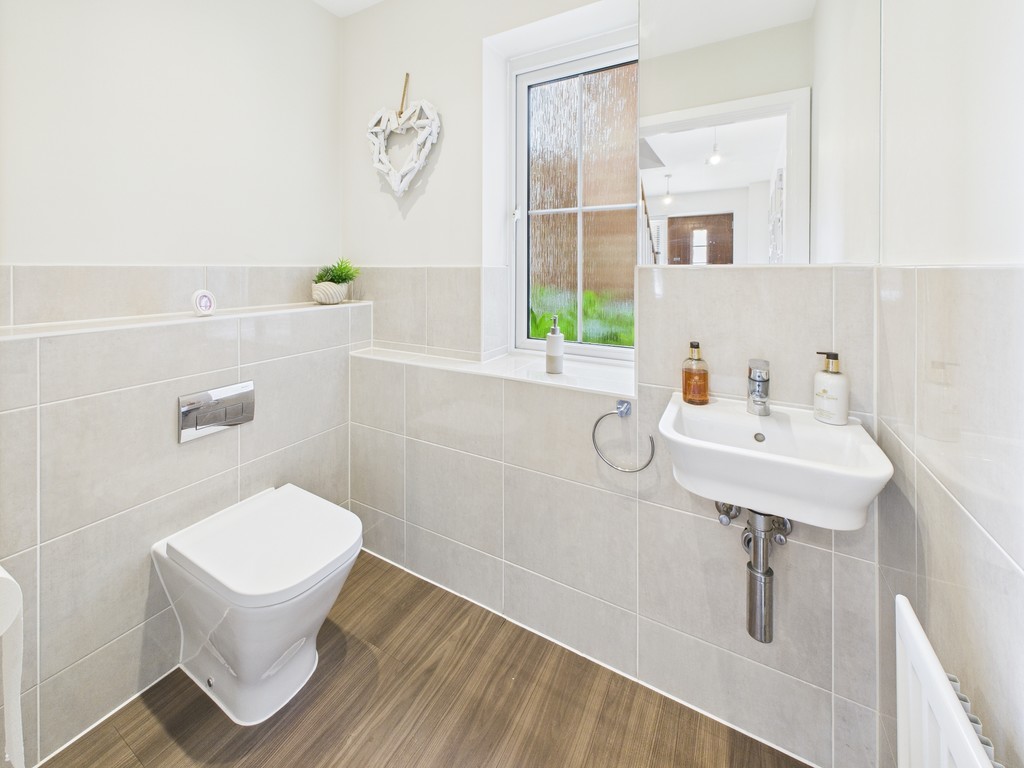 3 bed detached house for sale in Rushy Field, Faygate  - Property Image 13