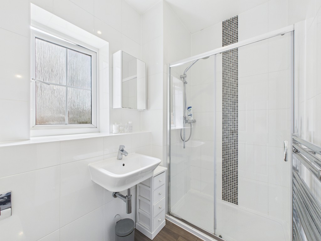3 bed detached house for sale in Rushy Field, Faygate  - Property Image 14