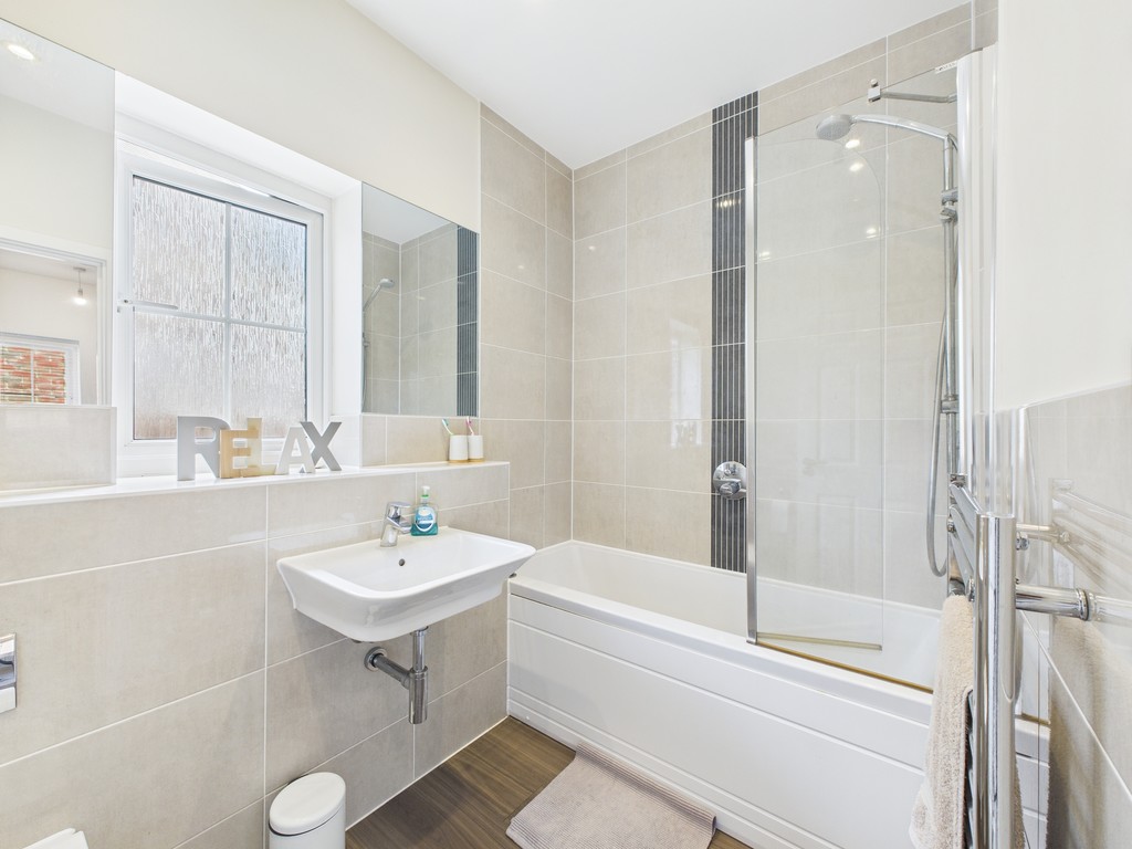 3 bed detached house for sale in Rushy Field, Faygate  - Property Image 6
