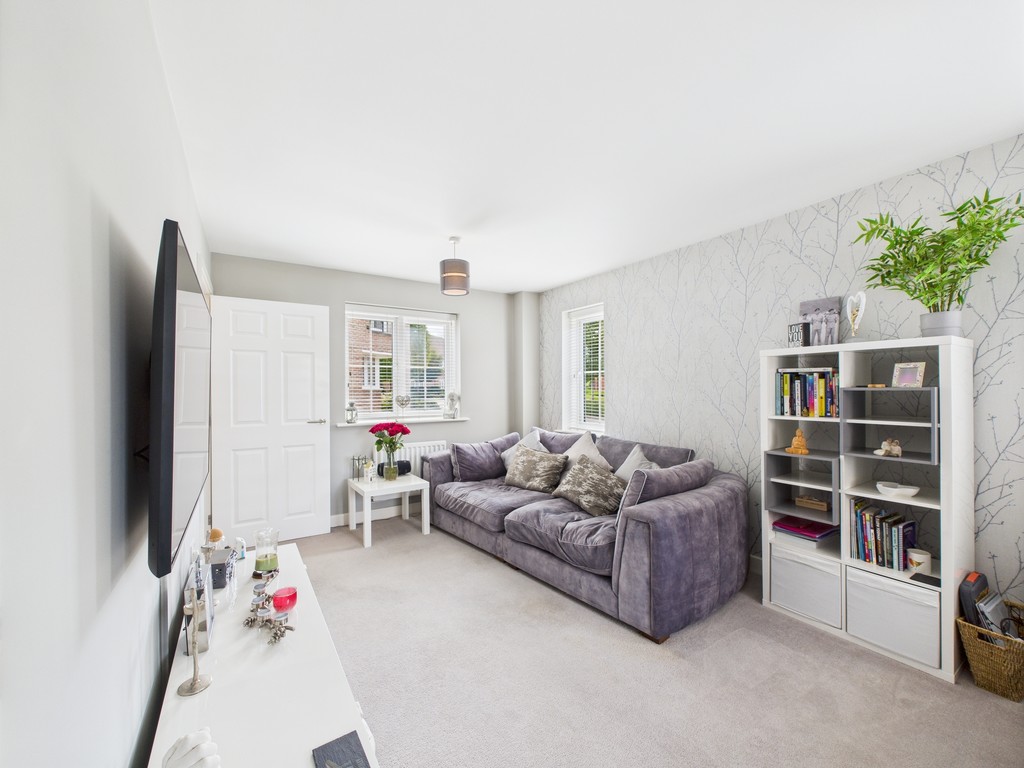 3 bed detached house for sale in Rushy Field, Faygate  - Property Image 12