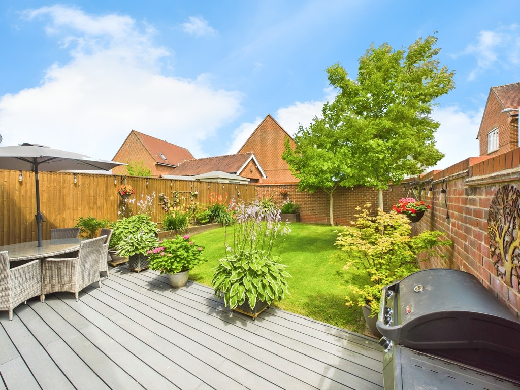 3 bed detached house for sale in Rushy Field, Faygate  - Property Image 17