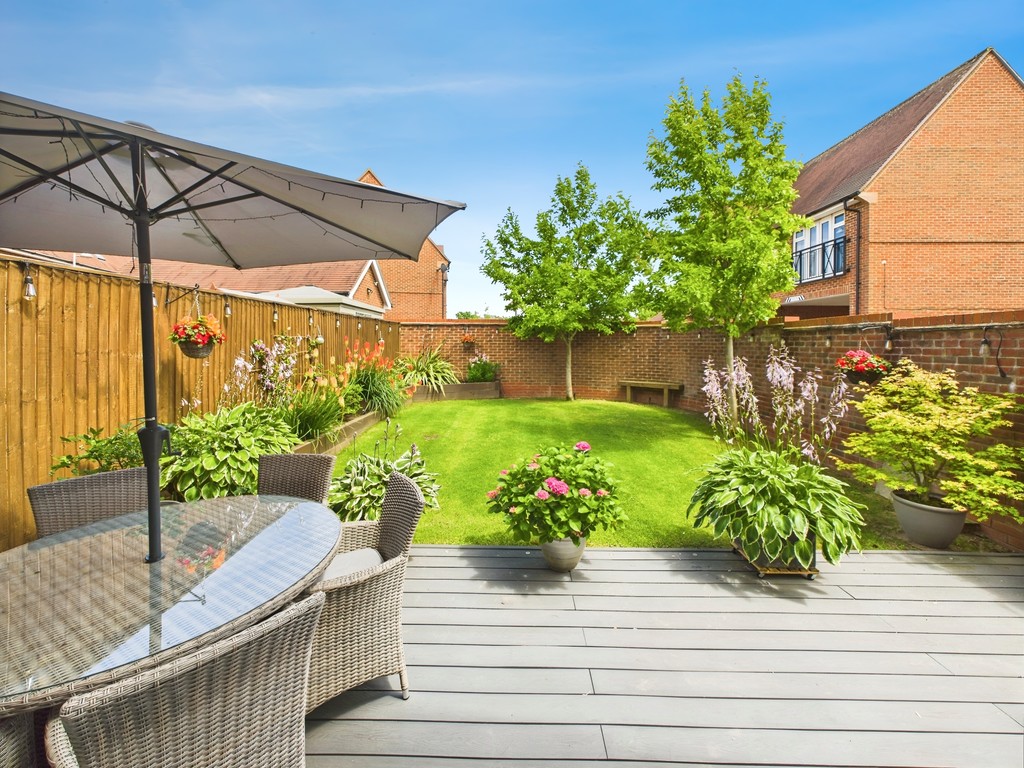 3 bed detached house for sale in Rushy Field, Faygate  - Property Image 10