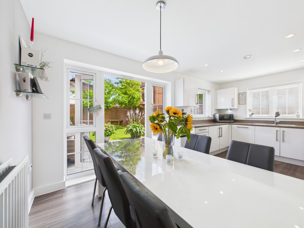 3 bed detached house for sale in Rushy Field, Faygate  - Property Image 8