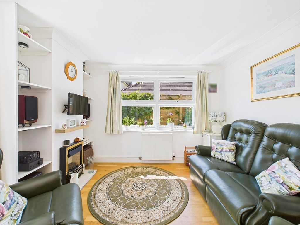 2 bed semi-detached bungalow for sale in Queens Road, Haywards Heath  - Property Image 8