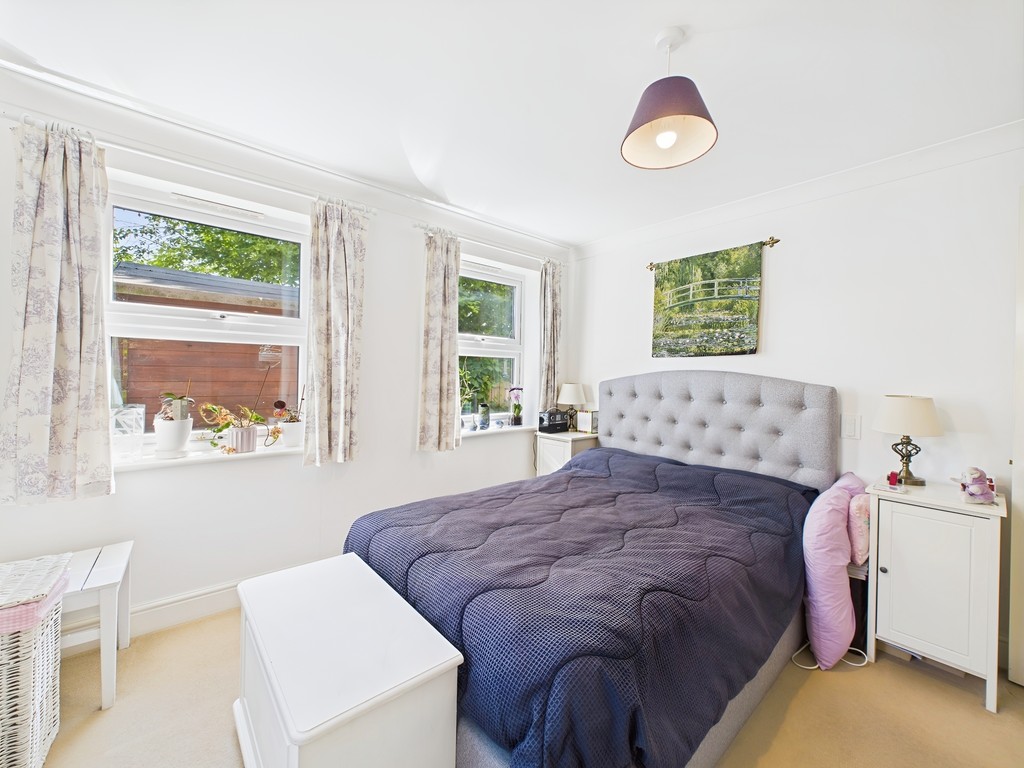 2 bed semi-detached bungalow for sale in Queens Road, Haywards Heath  - Property Image 15
