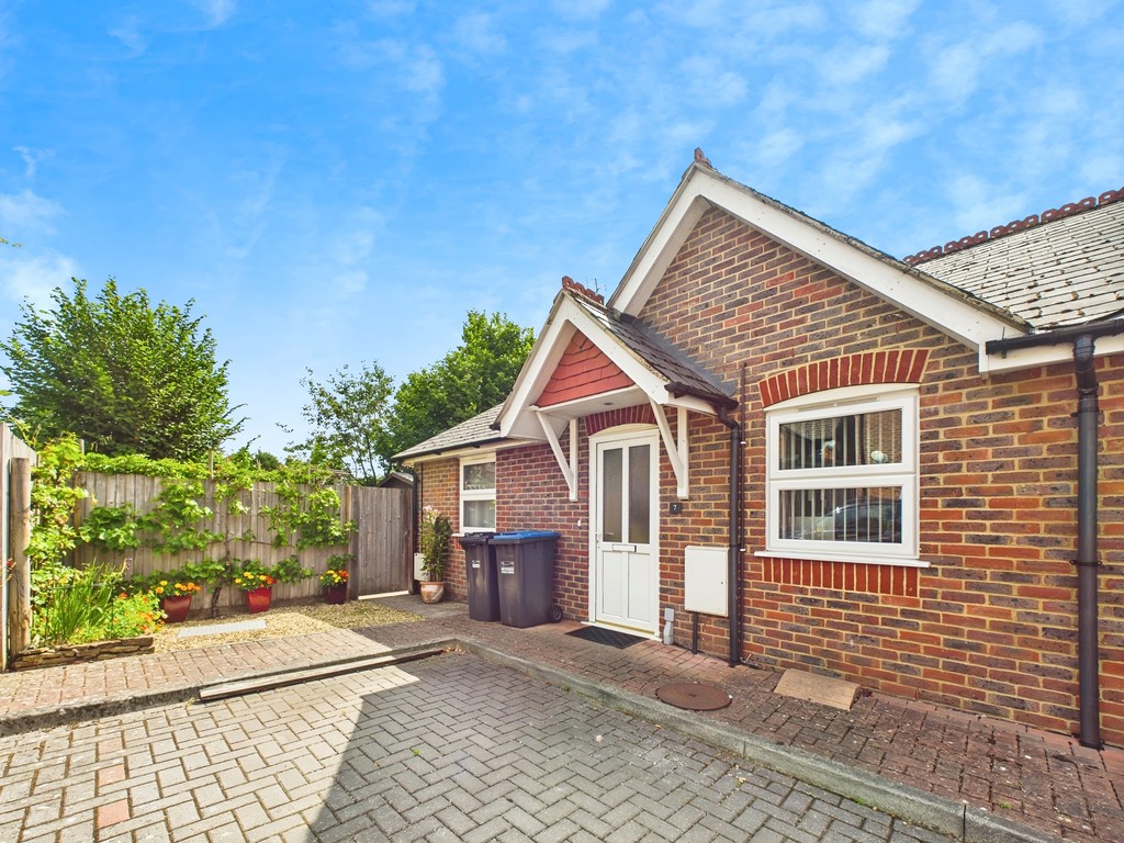 2 bed semi-detached bungalow for sale in Queens Road, Haywards Heath