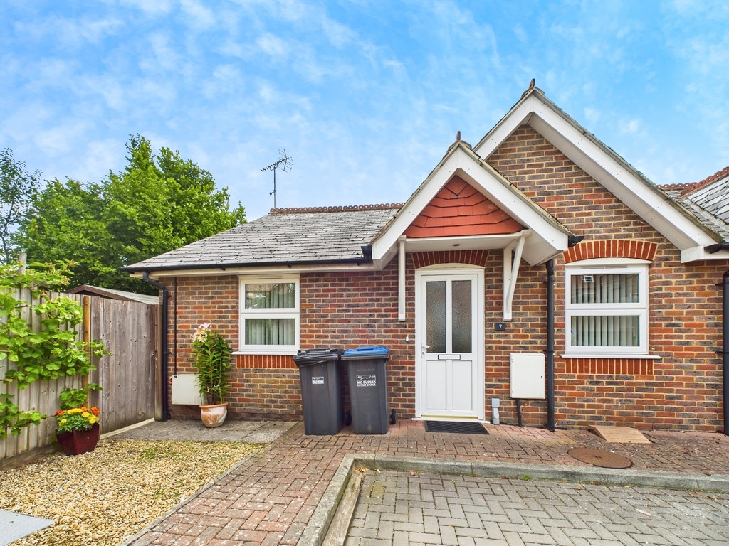 2 bed semi-detached bungalow for sale in Queens Road, Haywards Heath