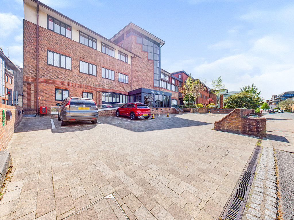 2 bed apartment for sale in Holmes Park, North Street, Horsham