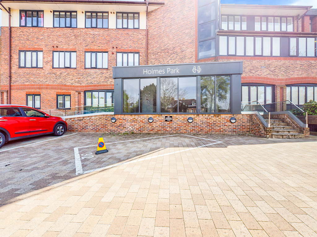 2 bed apartment for sale in Holmes Park, North Street, Horsham  - Property Image 10