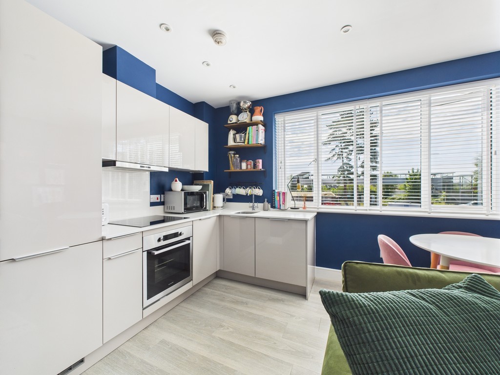 2 bed apartment for sale in Holmes Park, North Street, Horsham  - Property Image 3