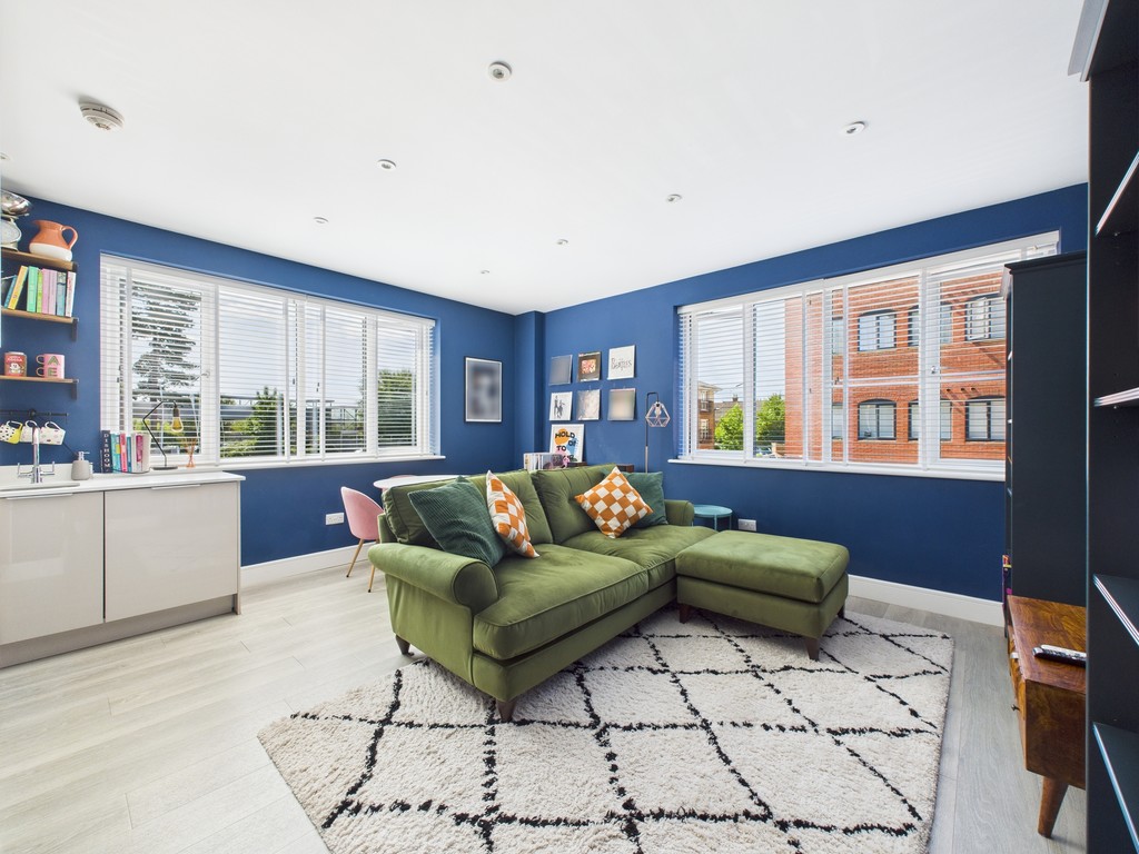 2 bed apartment for sale in Holmes Park, North Street, Horsham  - Property Image 2