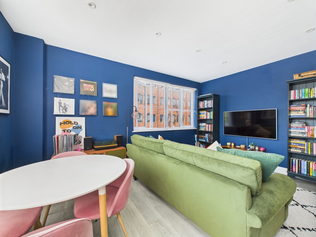 2 bed apartment for sale in Holmes Park, North Street, Horsham  - Property Image 7