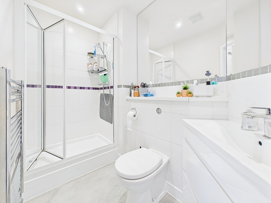 2 bed flat for sale in Bolnore Village, Haywards Heath  - Property Image 11