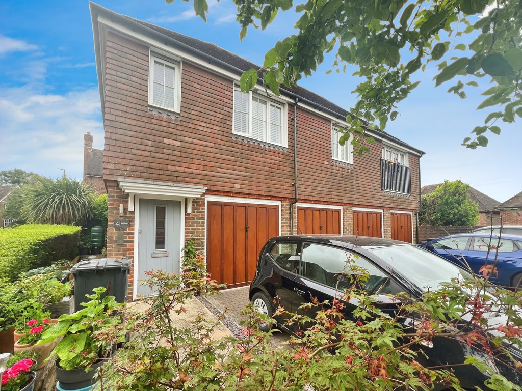 2 bed flat for sale in Bolnore Village, Haywards Heath  - Property Image 1