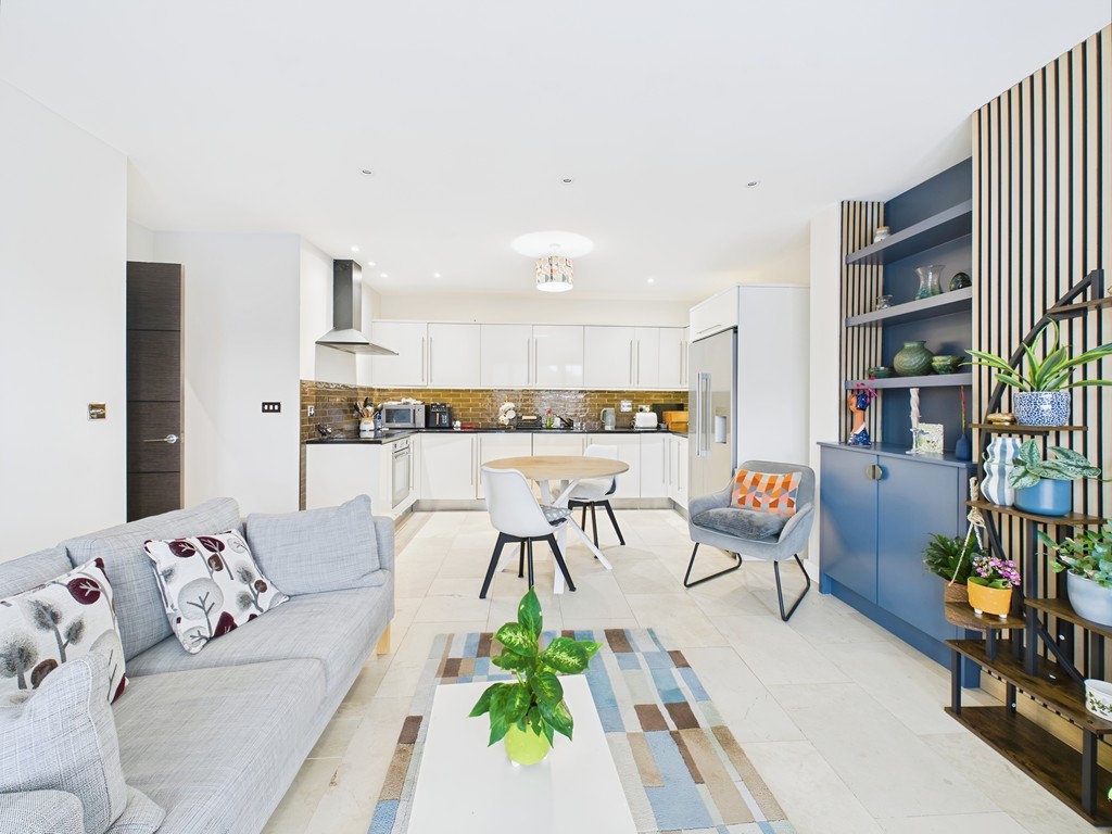 2 bed flat for sale in Bolnore Village, Haywards Heath  - Property Image 7