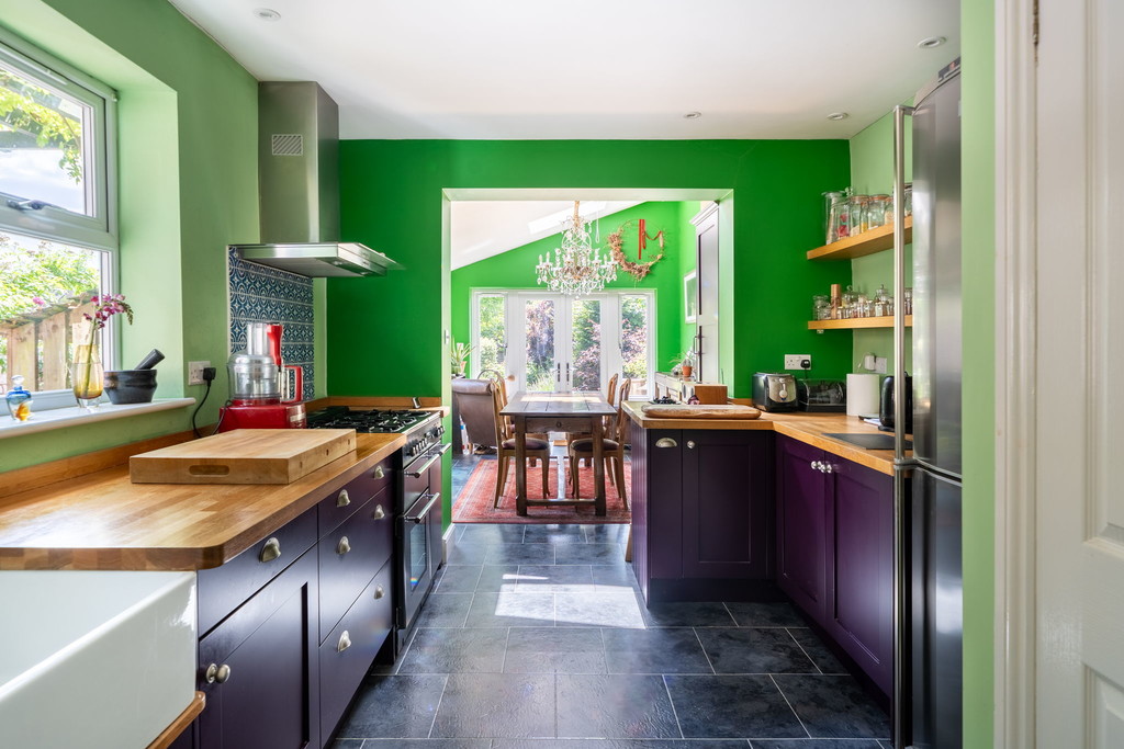 3 bed semi-detached house for sale in Oxford Road, Horsham  - Property Image 4