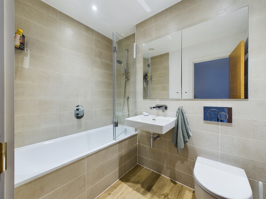 2 bed terraced house to rent in Arundale Walk, Horsham  - Property Image 6