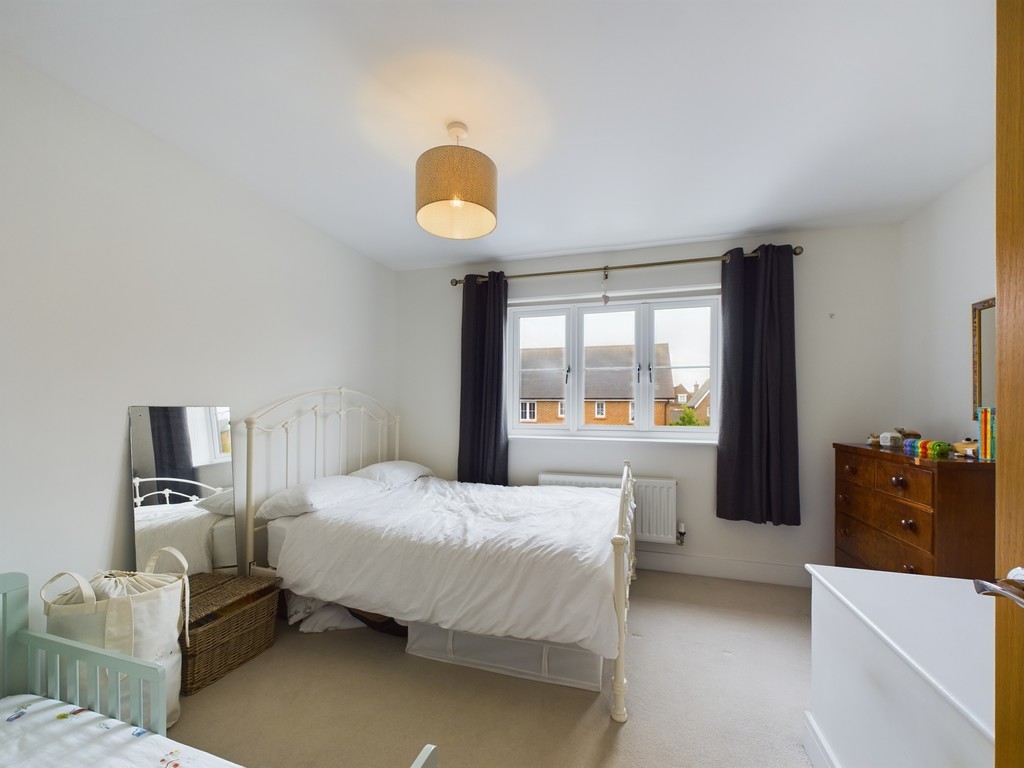 2 bed terraced house to rent in Arundale Walk, Horsham  - Property Image 8