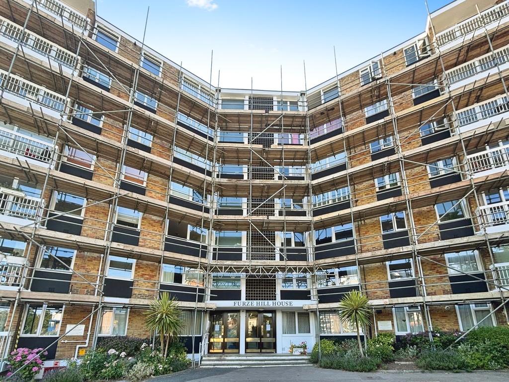2 bed flat to rent in Furze Hill House, Furze Hill, Hove  - Property Image 1