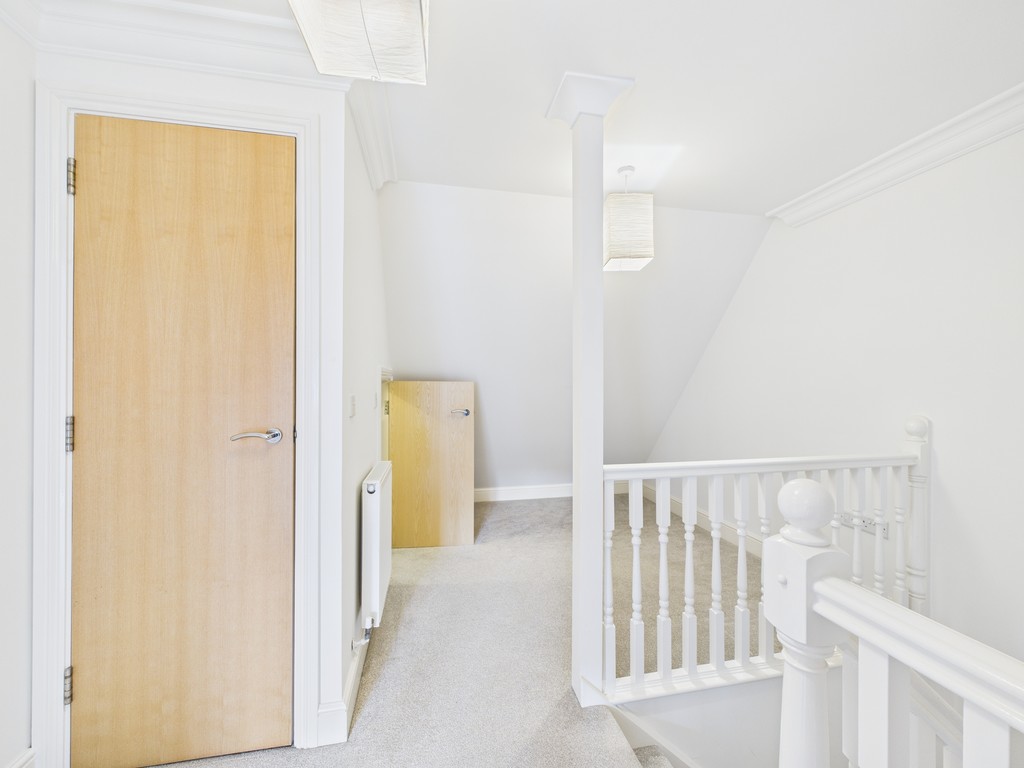 3 bed town house for sale in Kings Gate, Horsham  - Property Image 20