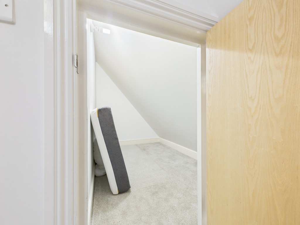 3 bed town house for sale in Kings Gate, Horsham  - Property Image 21