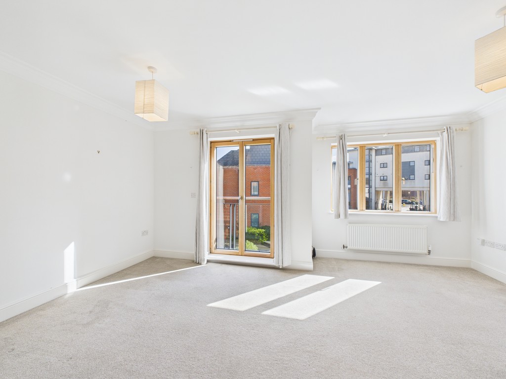 3 bed town house for sale in Kings Gate, Horsham  - Property Image 16