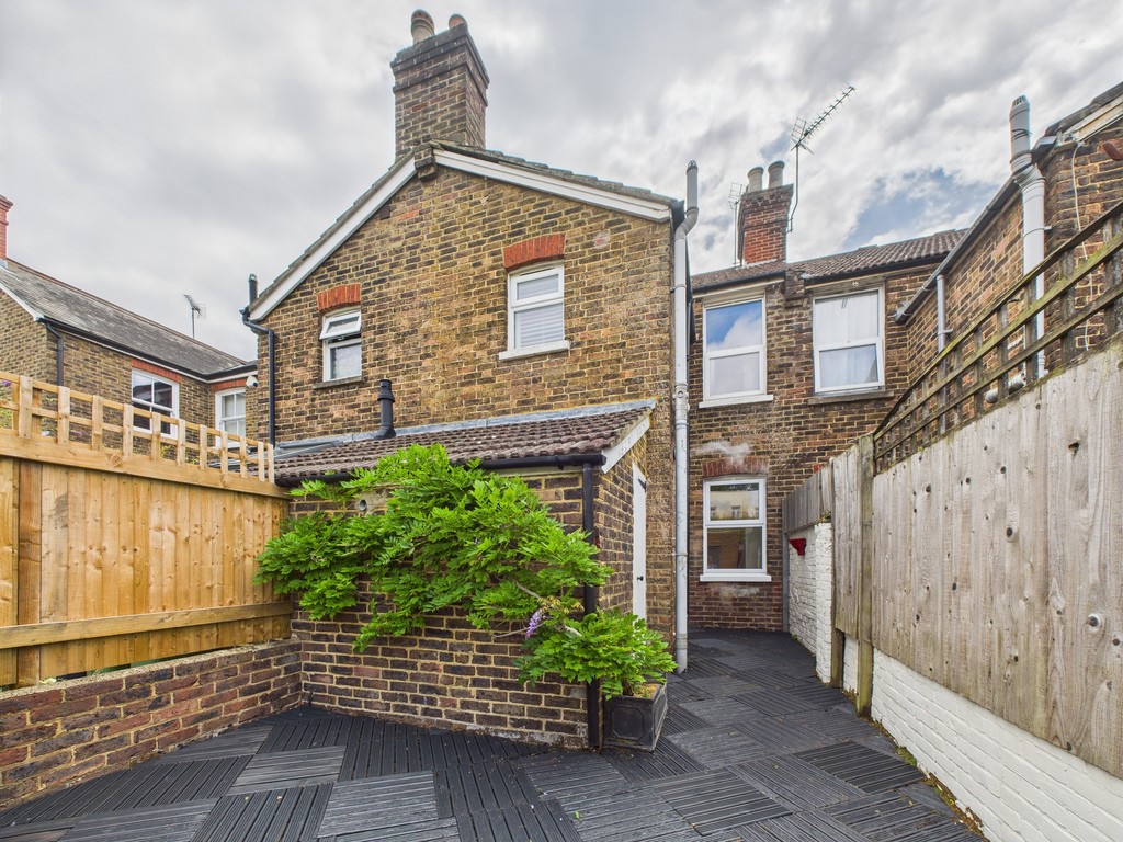 2 bed terraced house to rent in Park Terrace East, Horsham  - Property Image 13