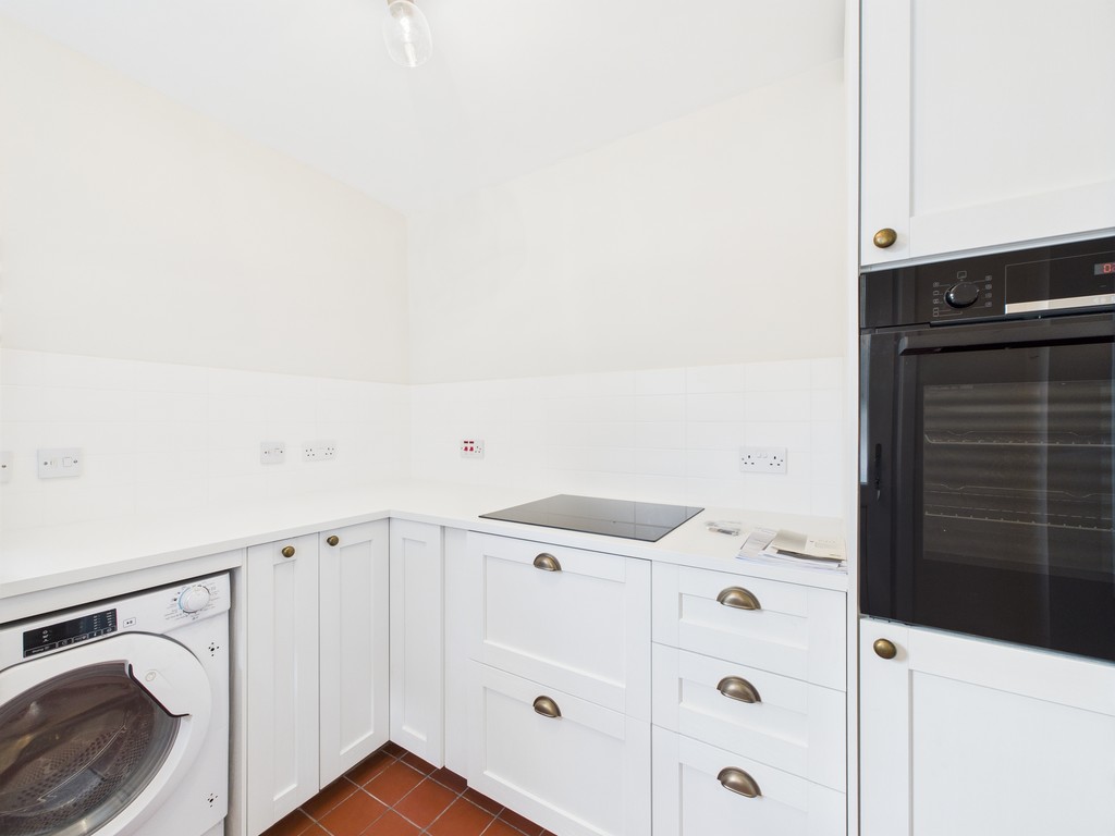 2 bed terraced house to rent in Park Terrace East, Horsham  - Property Image 4