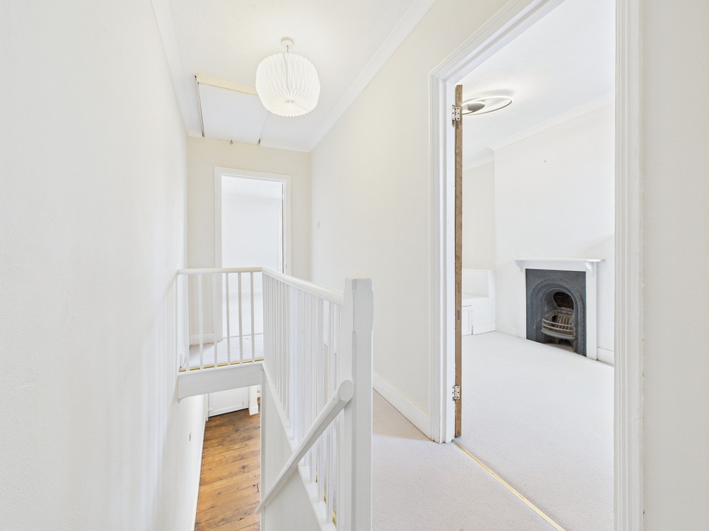 2 bed terraced house to rent in Park Terrace East, Horsham  - Property Image 9