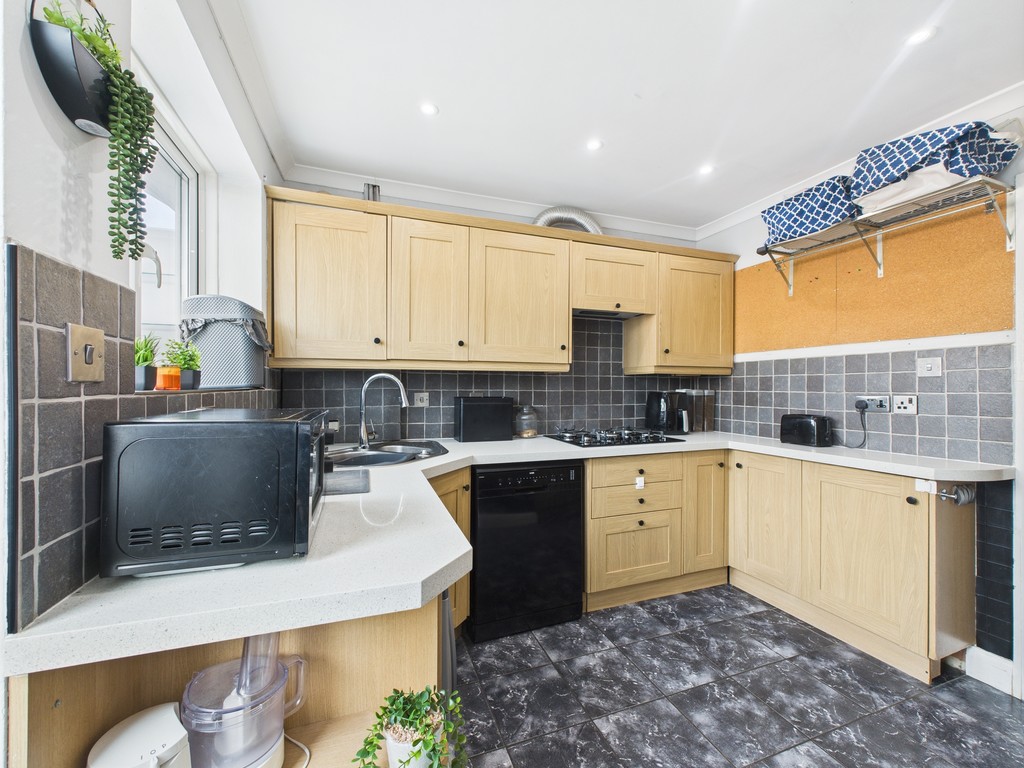 3 bed end of terrace house for sale in Oakleigh Road, Horsham  - Property Image 12