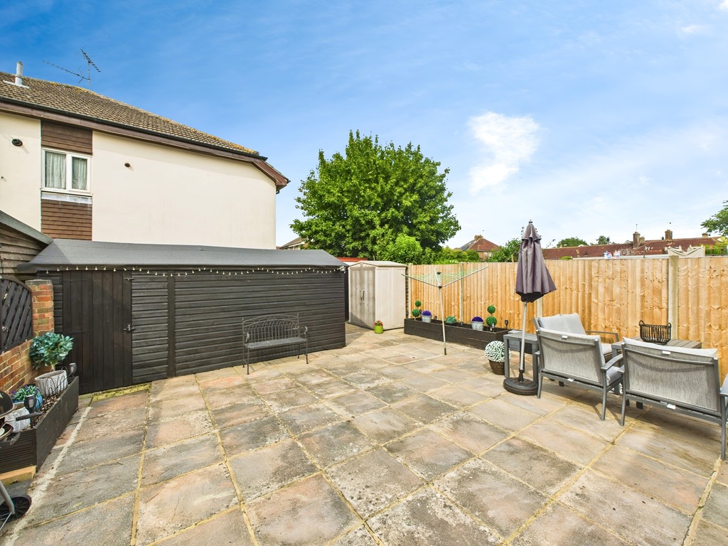 3 bed end of terrace house for sale in Oakleigh Road, Horsham  - Property Image 10