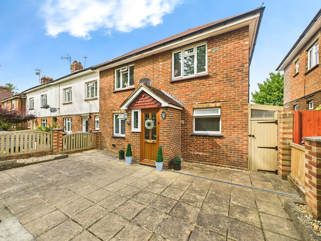 3 bed end of terrace house for sale in Oakleigh Road, Horsham  - Property Image 11