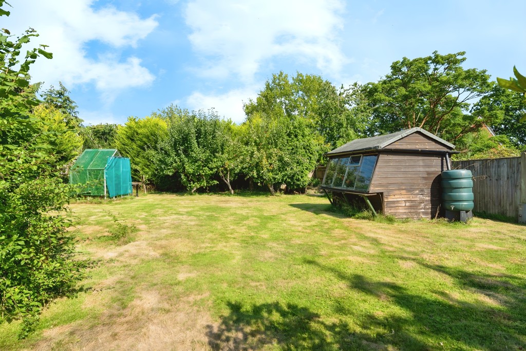2 bed detached bungalow for sale in Comptons Lane, Horsham  - Property Image 11