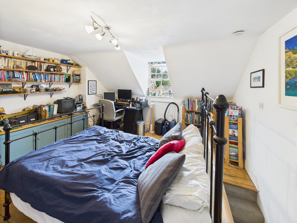3 bed terraced house for sale in Denne Road, Horsham  - Property Image 7