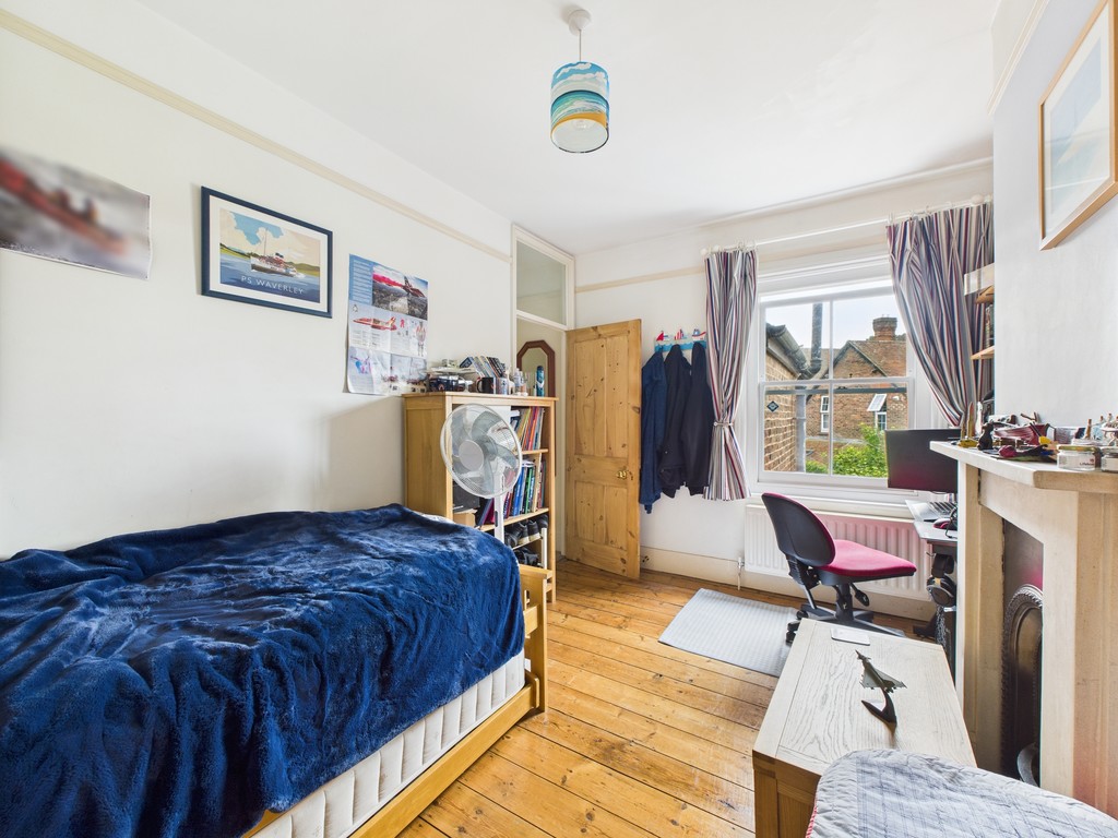 3 bed terraced house for sale in Denne Road, Horsham  - Property Image 9