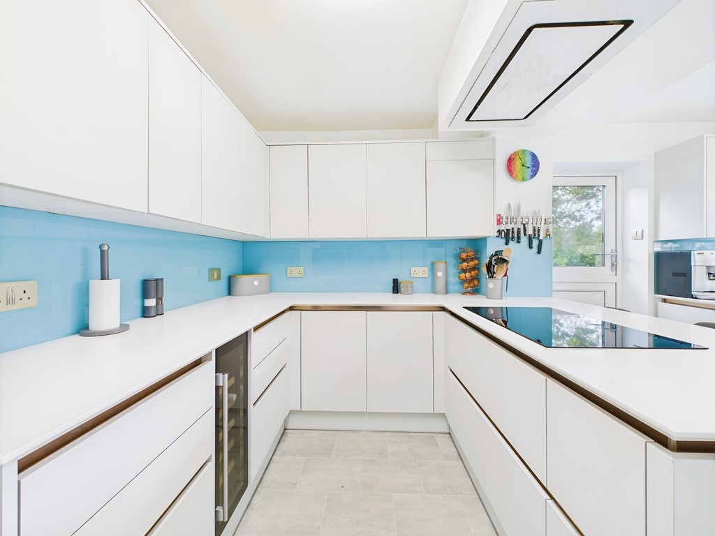 3 bed detached house for sale in Views Path, Haywards Heath  - Property Image 10