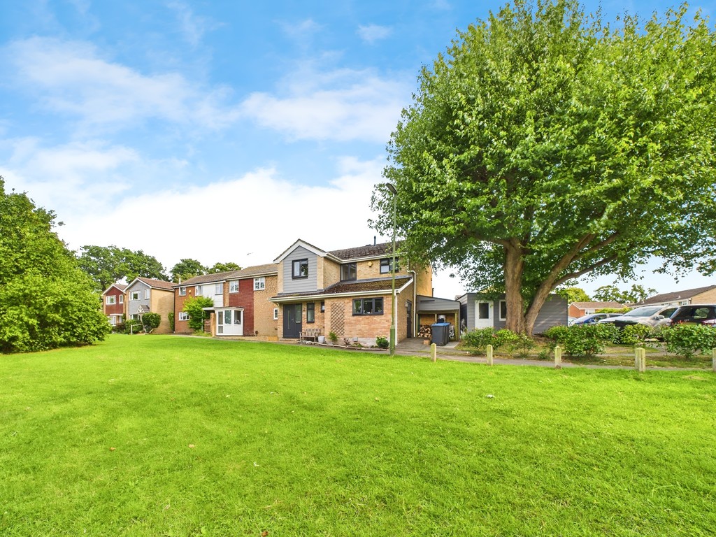 3 bed detached house for sale in Views Path, Haywards Heath