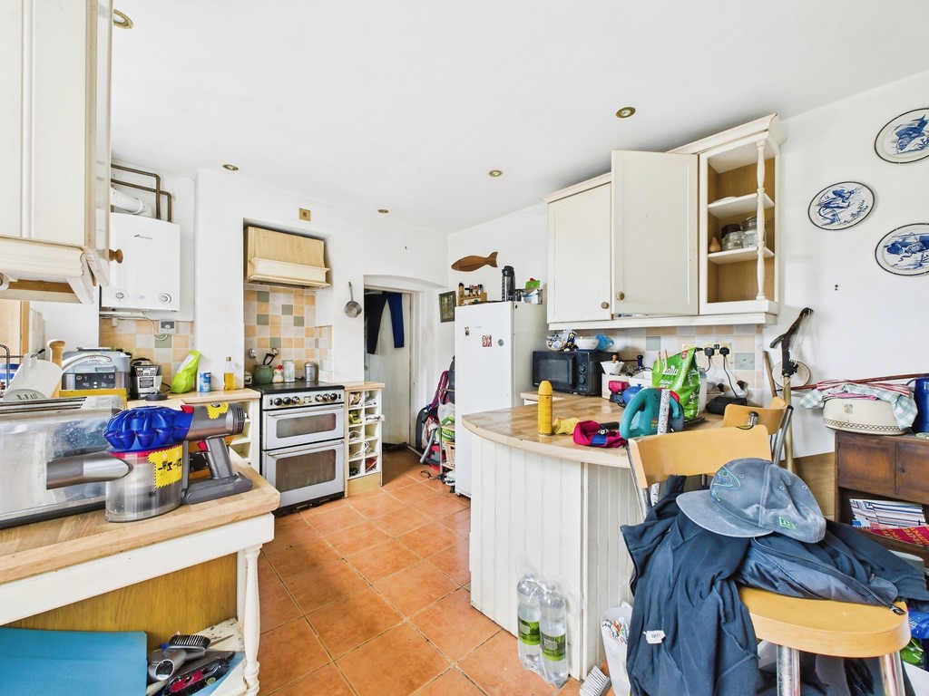 3 bed semi-detached house for sale in Billingshurst Road, Broadbridge Heath  - Property Image 6