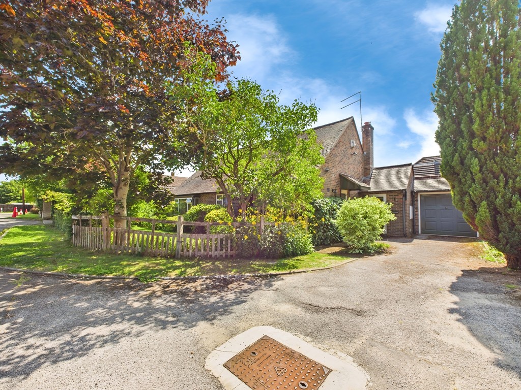 2 bed detached bungalow for sale in Church Lane, Partridge Green  - Property Image 11